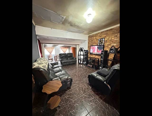 4 BEDROOM HOUSE FOR SALE IN STRUBENVALE